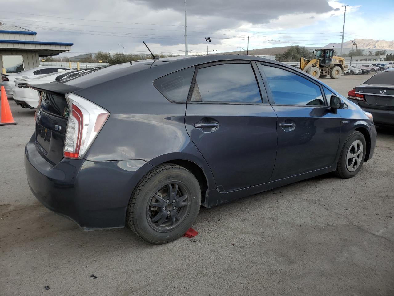 2015 TOYOTA PRIUS - Фото 3