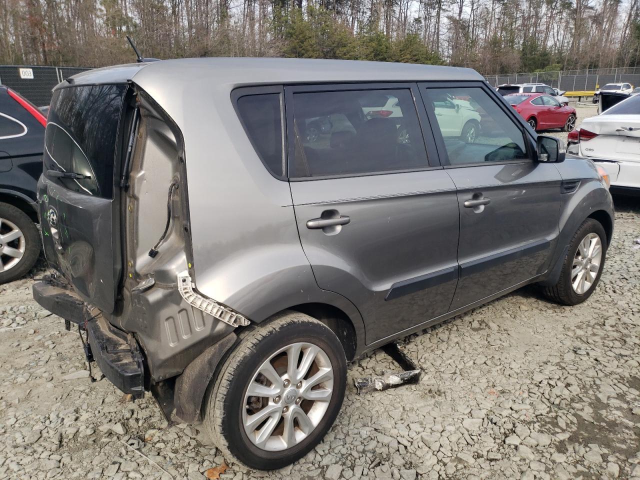 2013 KIA SOUL + - Image 3