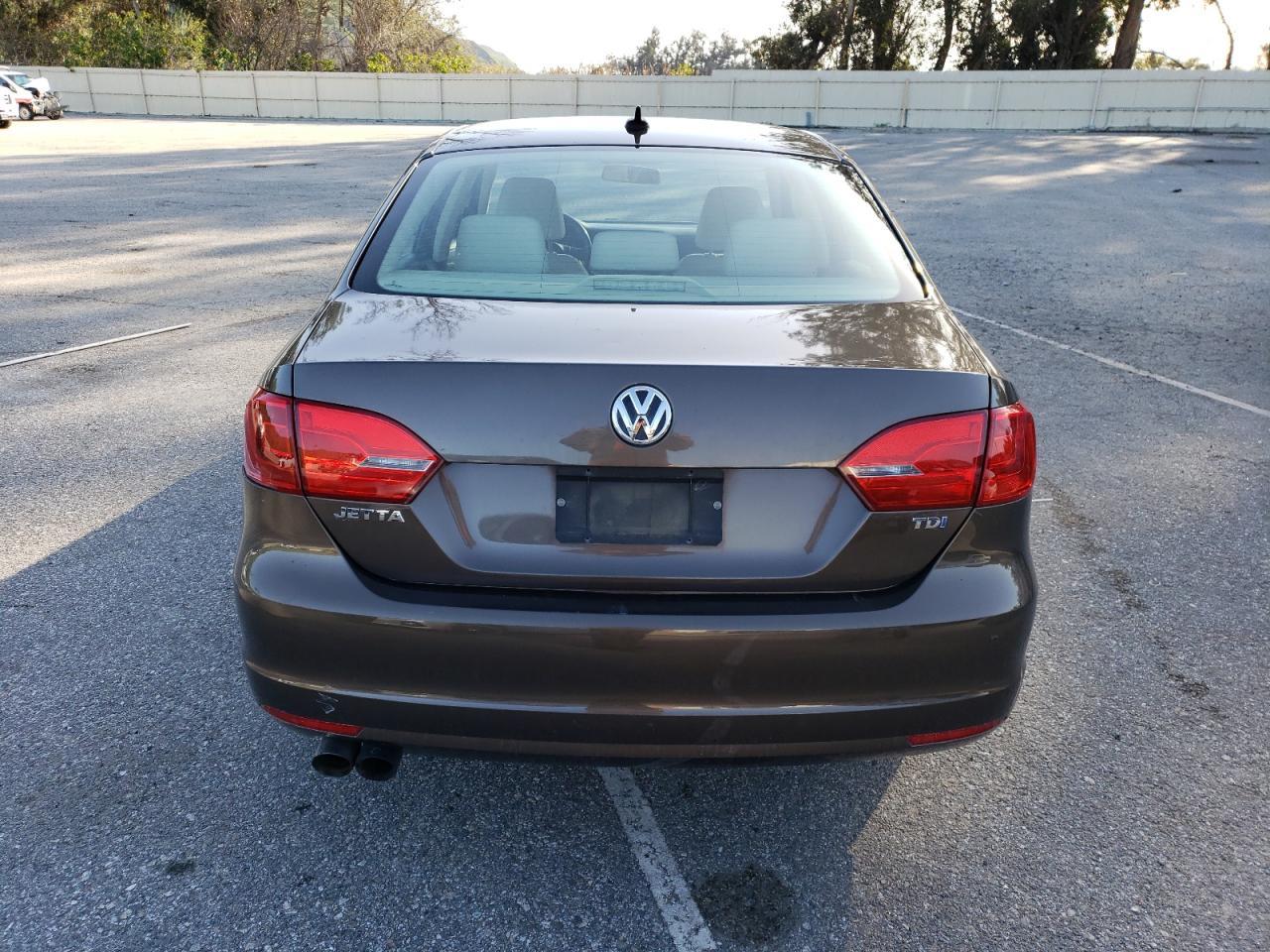 2013 VOLKSWAGEN JETTA TDI - Image 6
