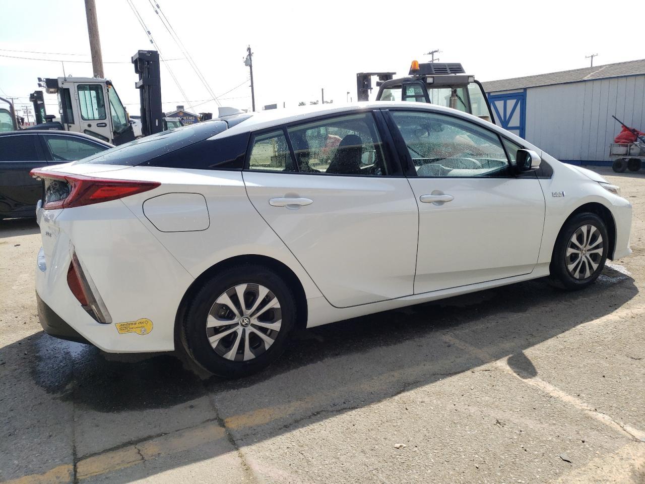 2022 TOYOTA PRIUS PRIM - Image 3