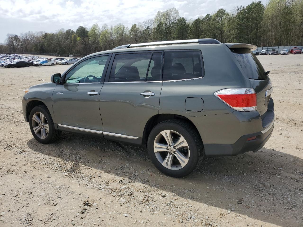 2011 TOYOTA HIGHLANDER - Image 2