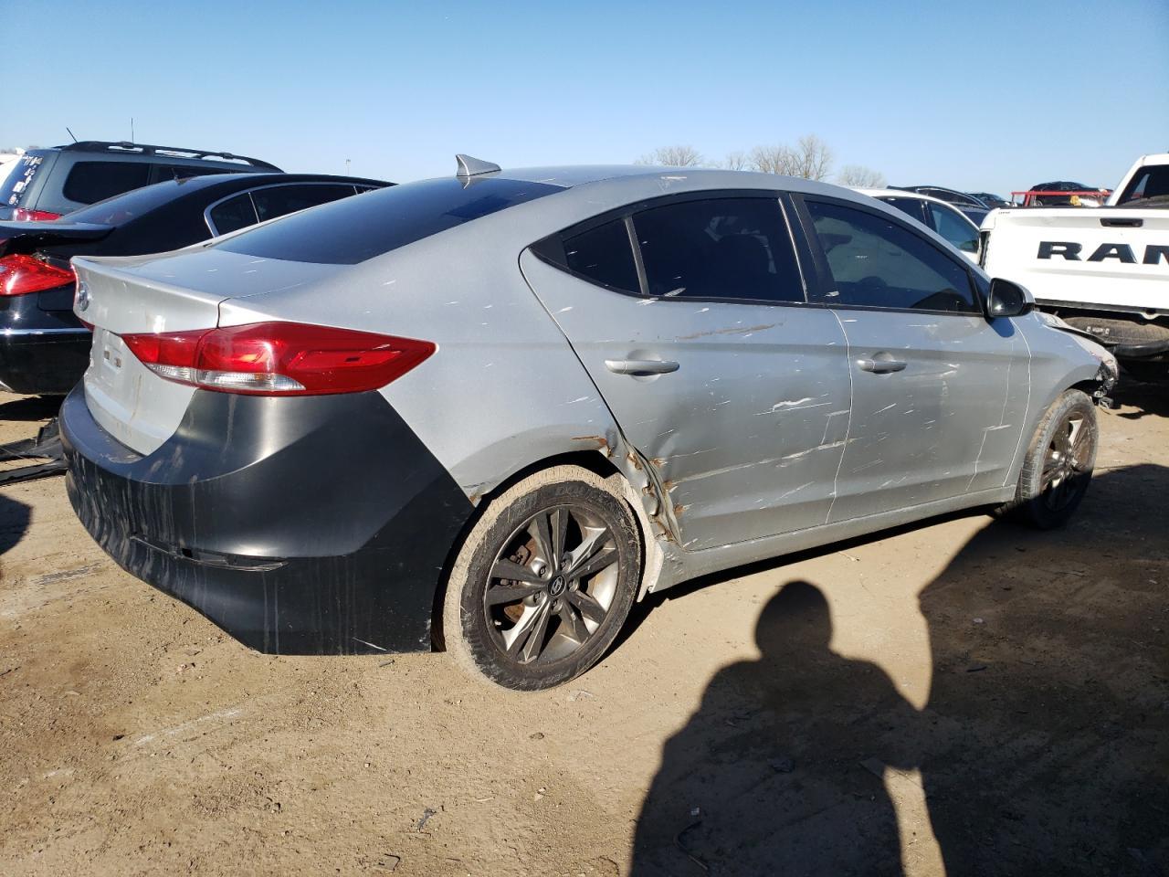 2018 HYUNDAI ELANTRA SE - Image 3
