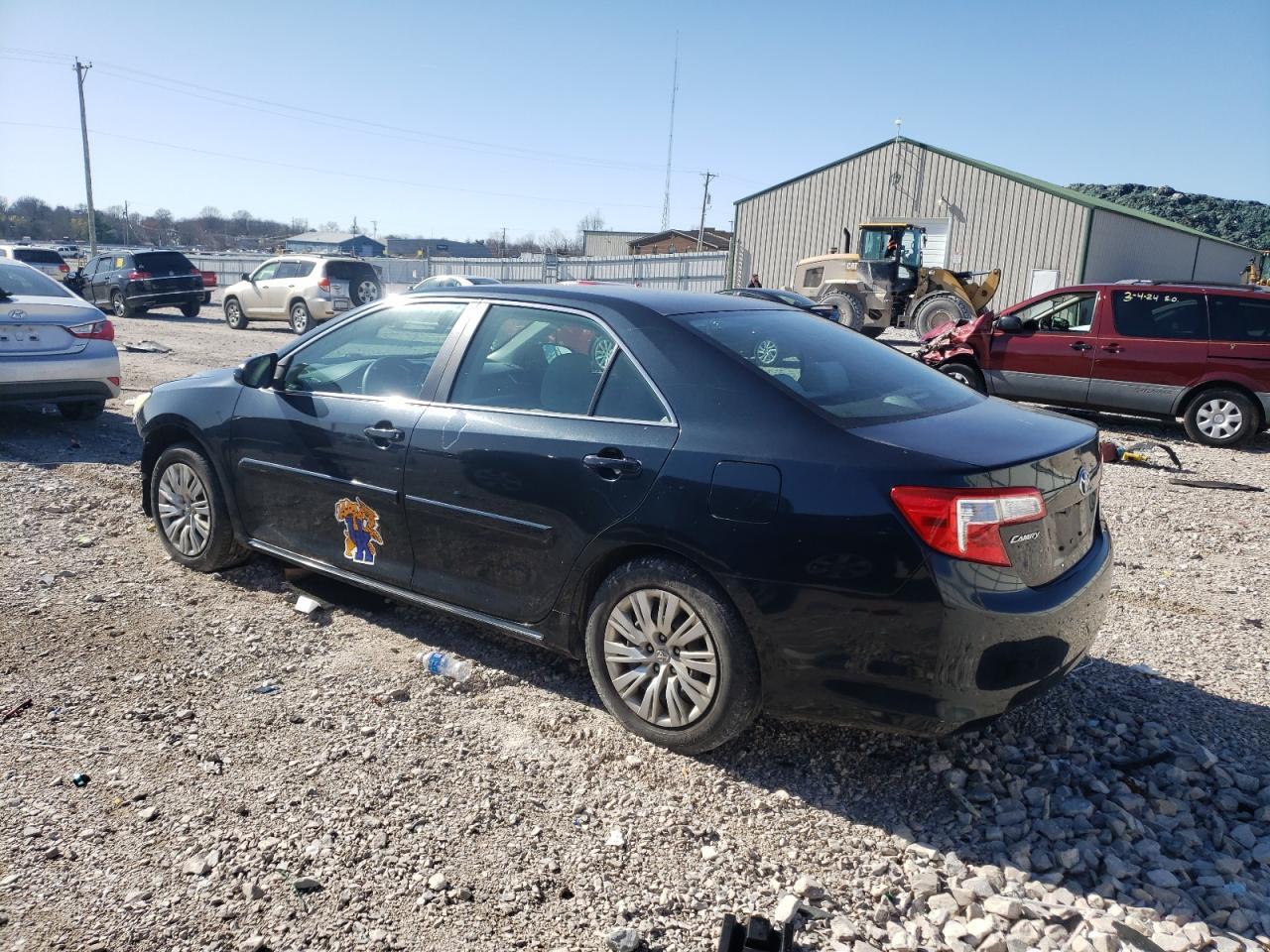 2013 TOYOTA CAMRY L - Фото 2