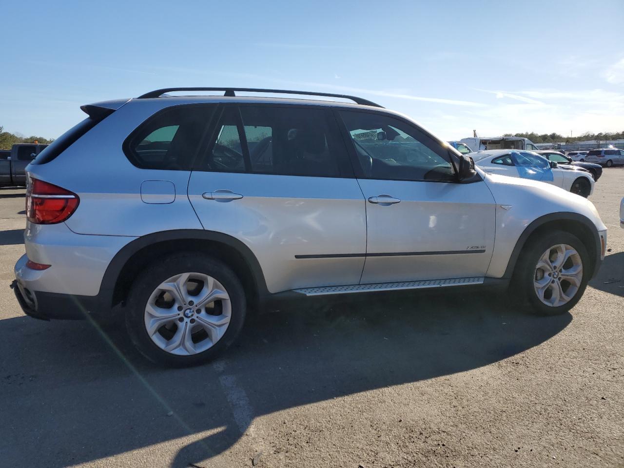 2012 BMW X5 XDRIVE5 - Image 3