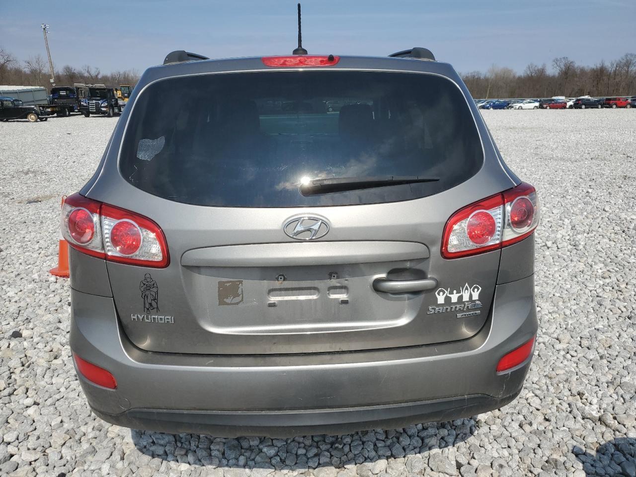 2011 HYUNDAI SANTA FE G - Image 6
