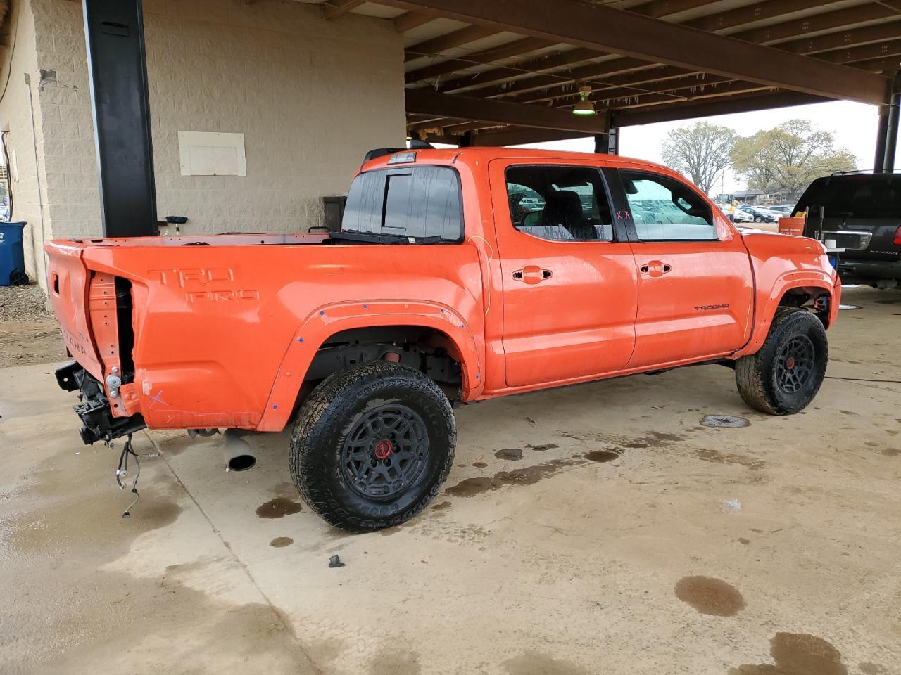 2023 TOYOTA TACOMA DOU - Фото 3