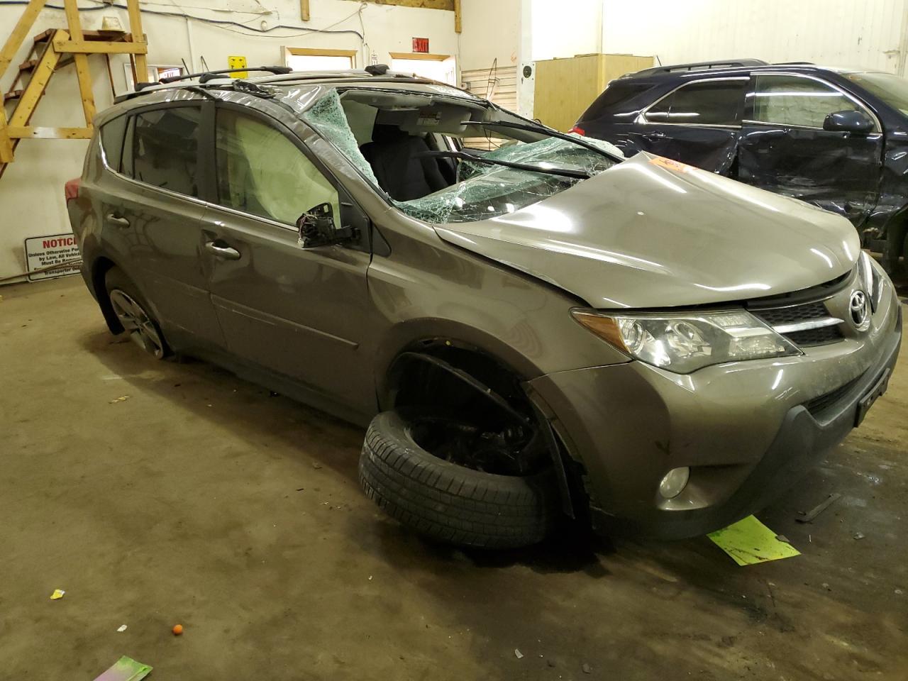 2015 TOYOTA RAV4 XLE - Фото 4