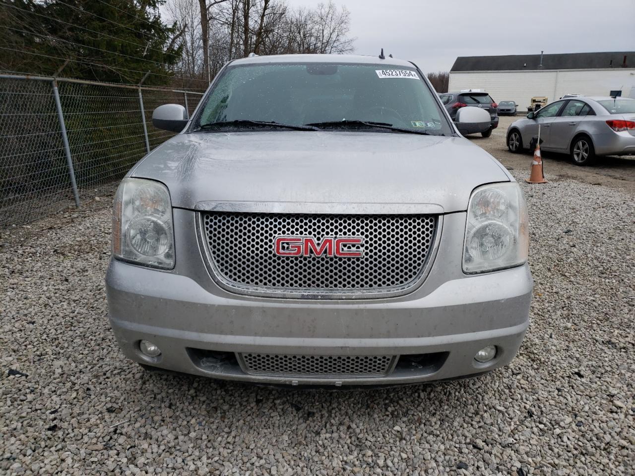 2012 GMC YUKON XL D - Image 5