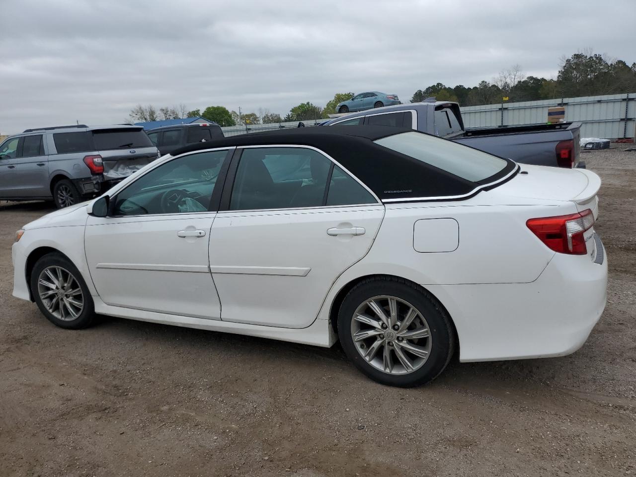 2014 TOYOTA CAMRY L - Фото 2