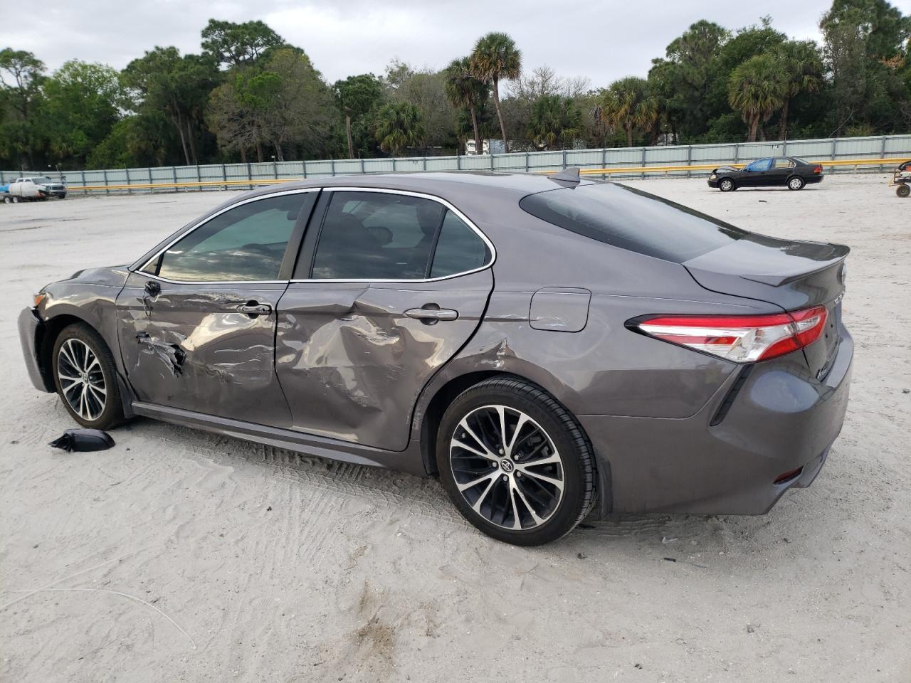 2020 TOYOTA CAMRY SE - Image 2