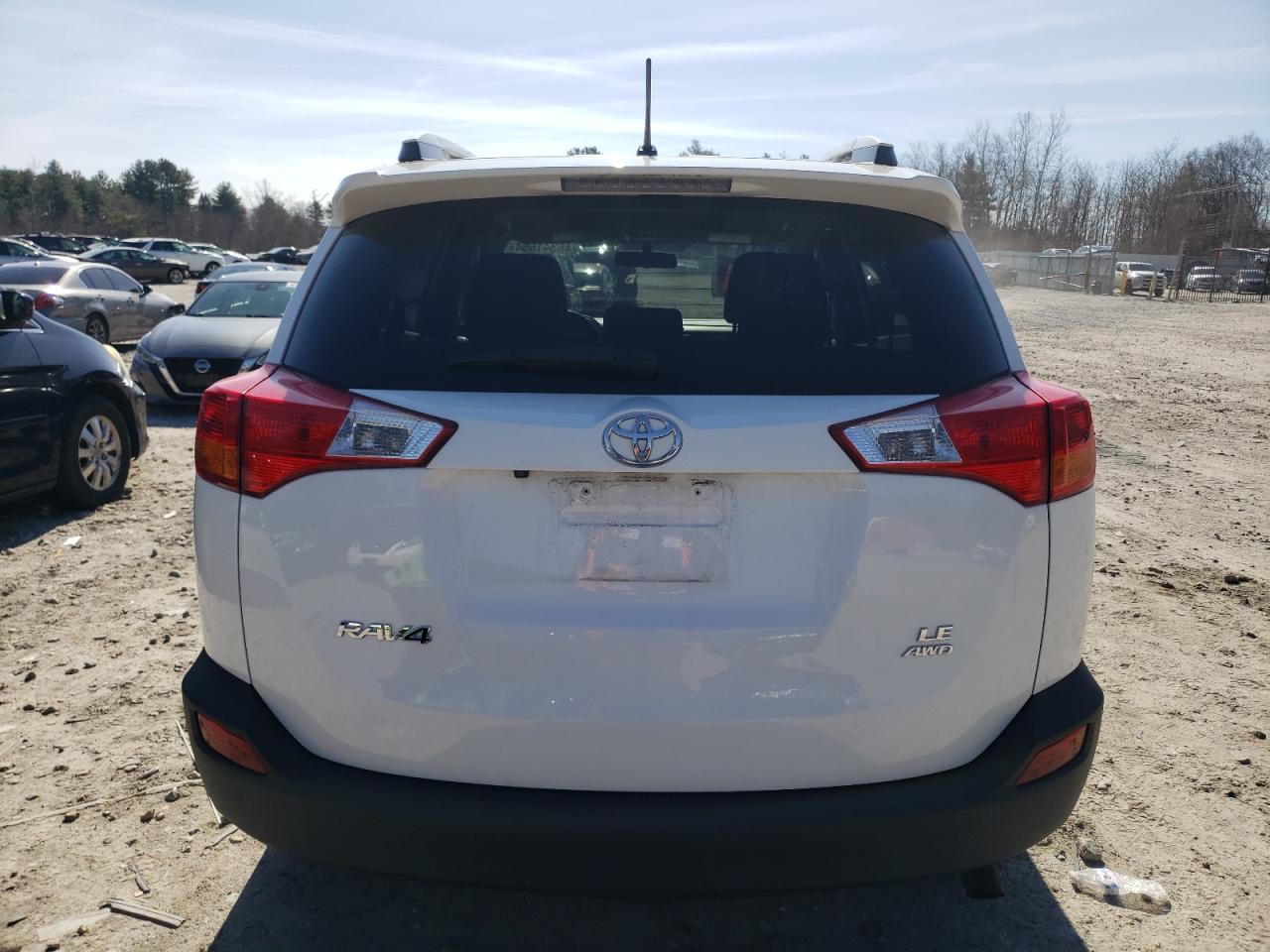 2015 TOYOTA RAV4 LE - Фото 6