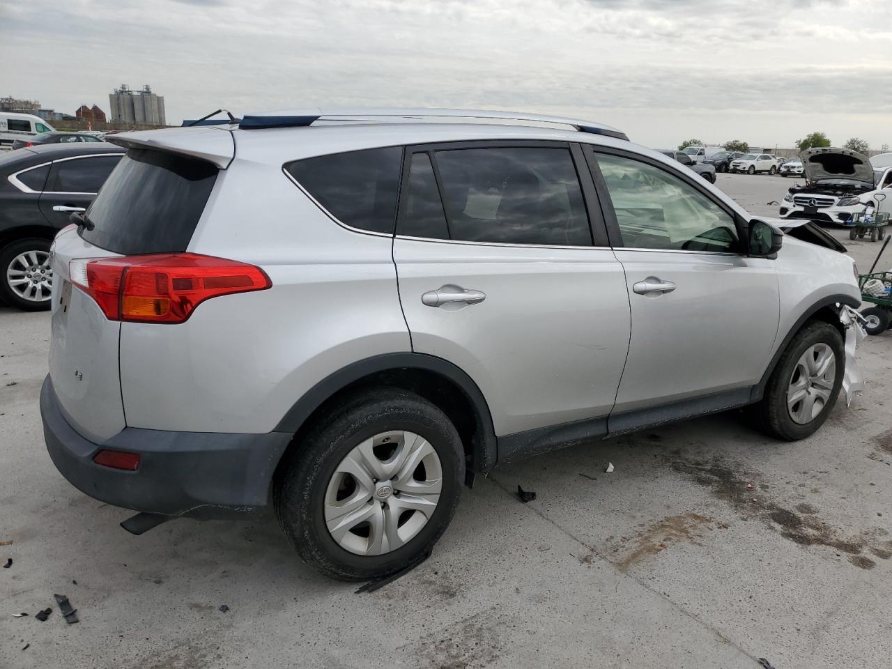 2014 TOYOTA RAV4 LE - Фото 3