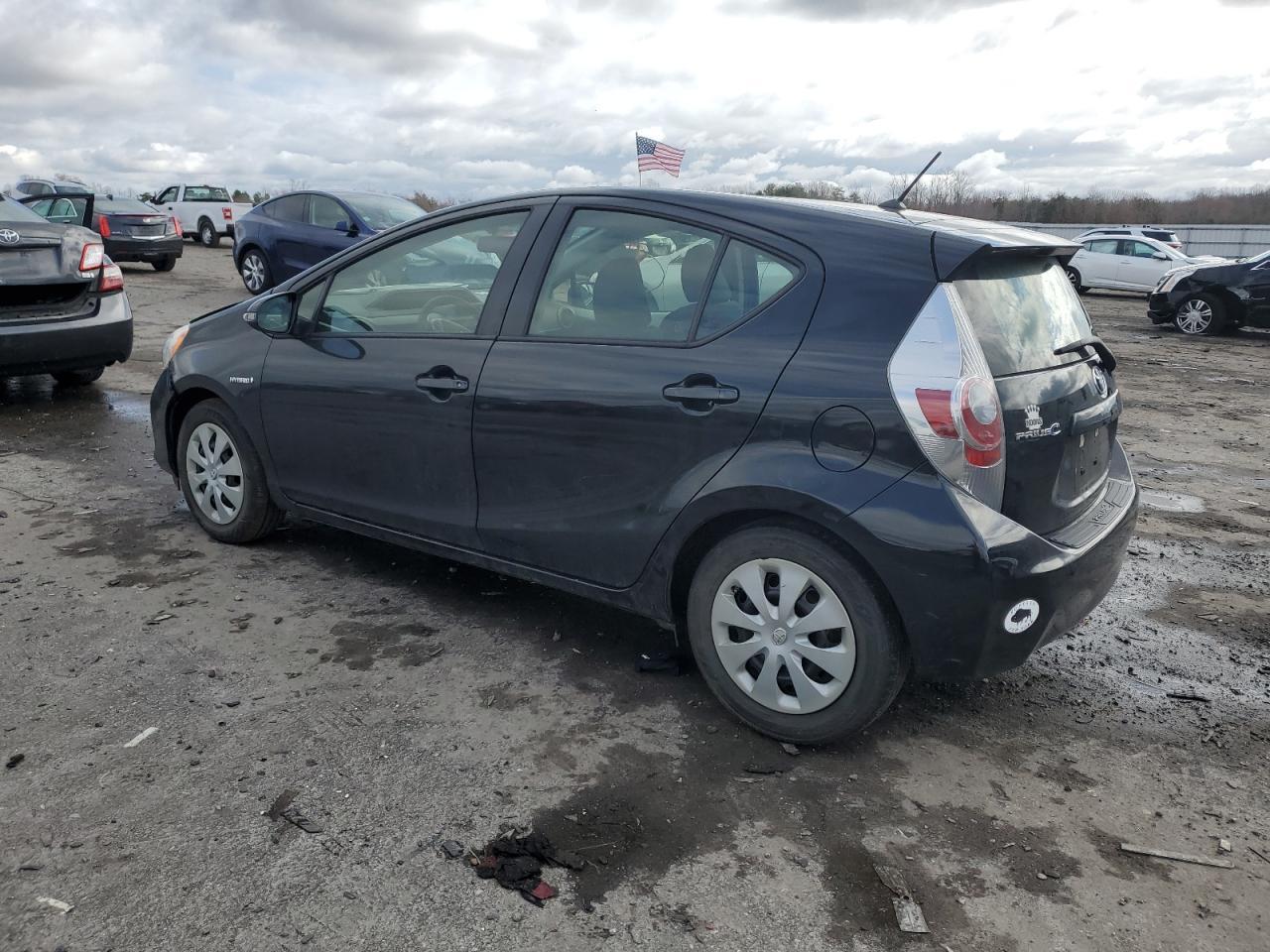 2013 TOYOTA PRIUS C - Фото 2