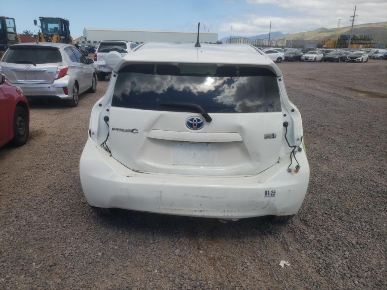 2013 TOYOTA PRIUS C - Image 6