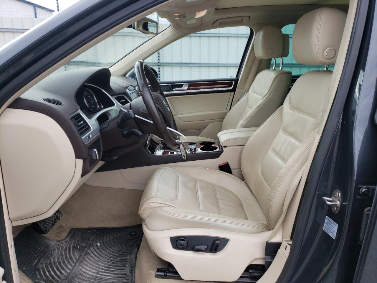 2012 VOLKSWAGEN TOUAREG V6 - Image 7