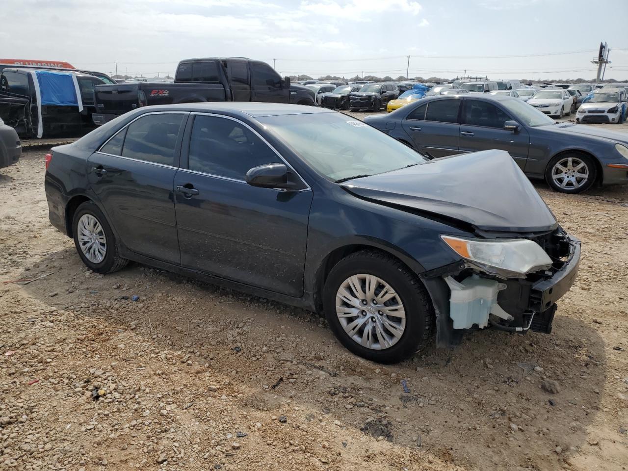 2014 TOYOTA CAMRY L - Image 4