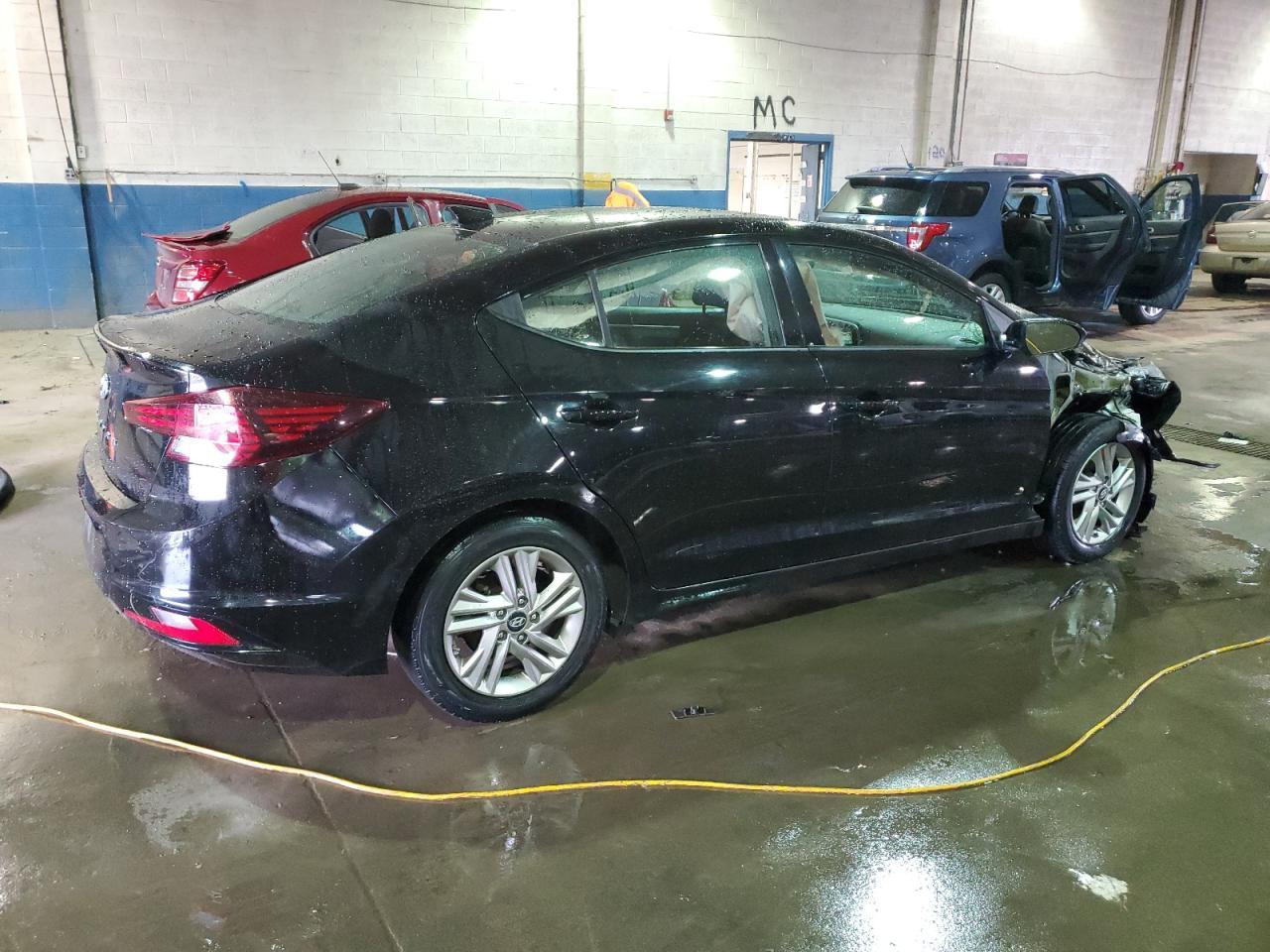 2019 HYUNDAI ELANTRA SE - Фото 3