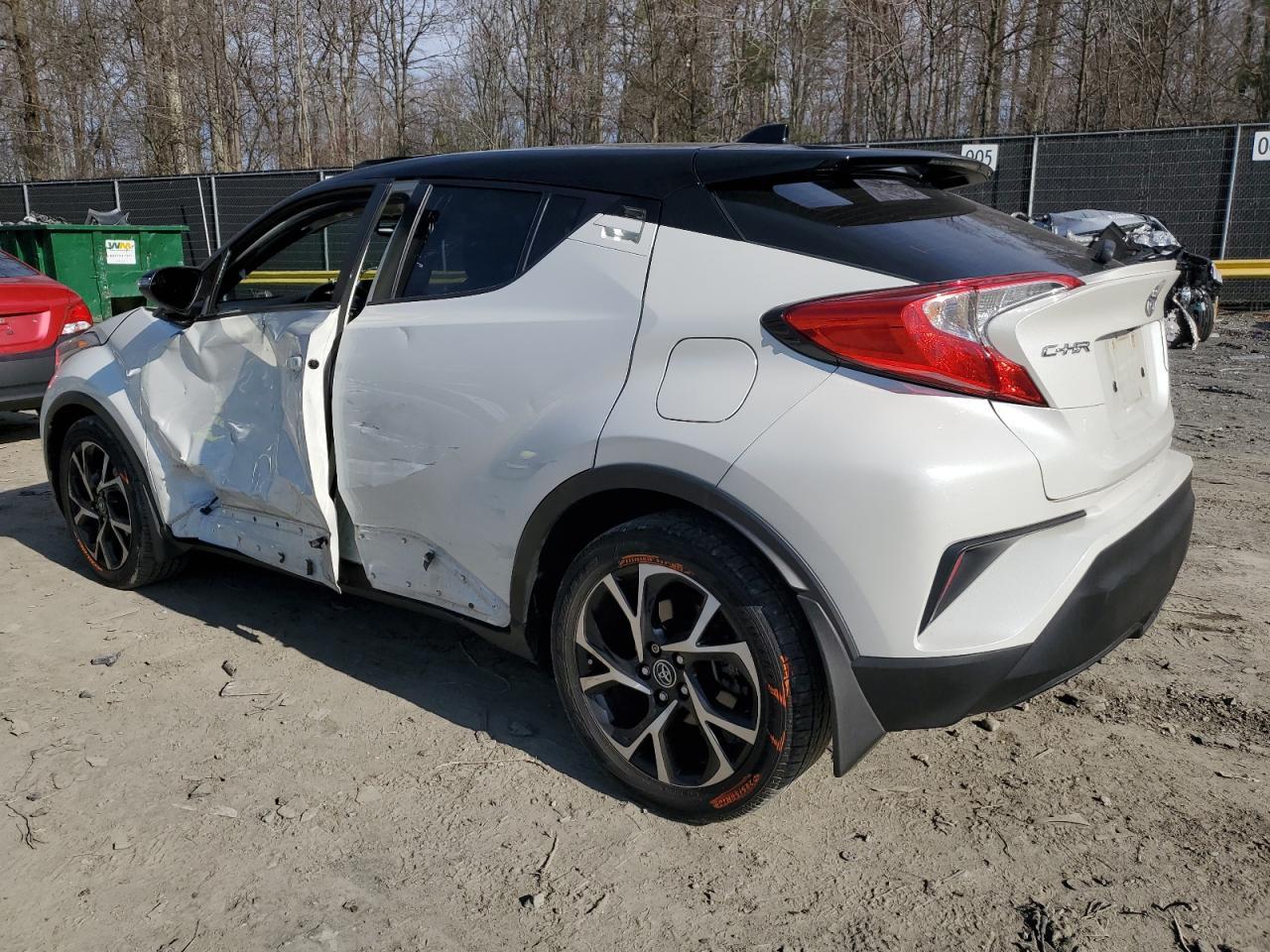 2019 TOYOTA C-HR XLE - Фото 2