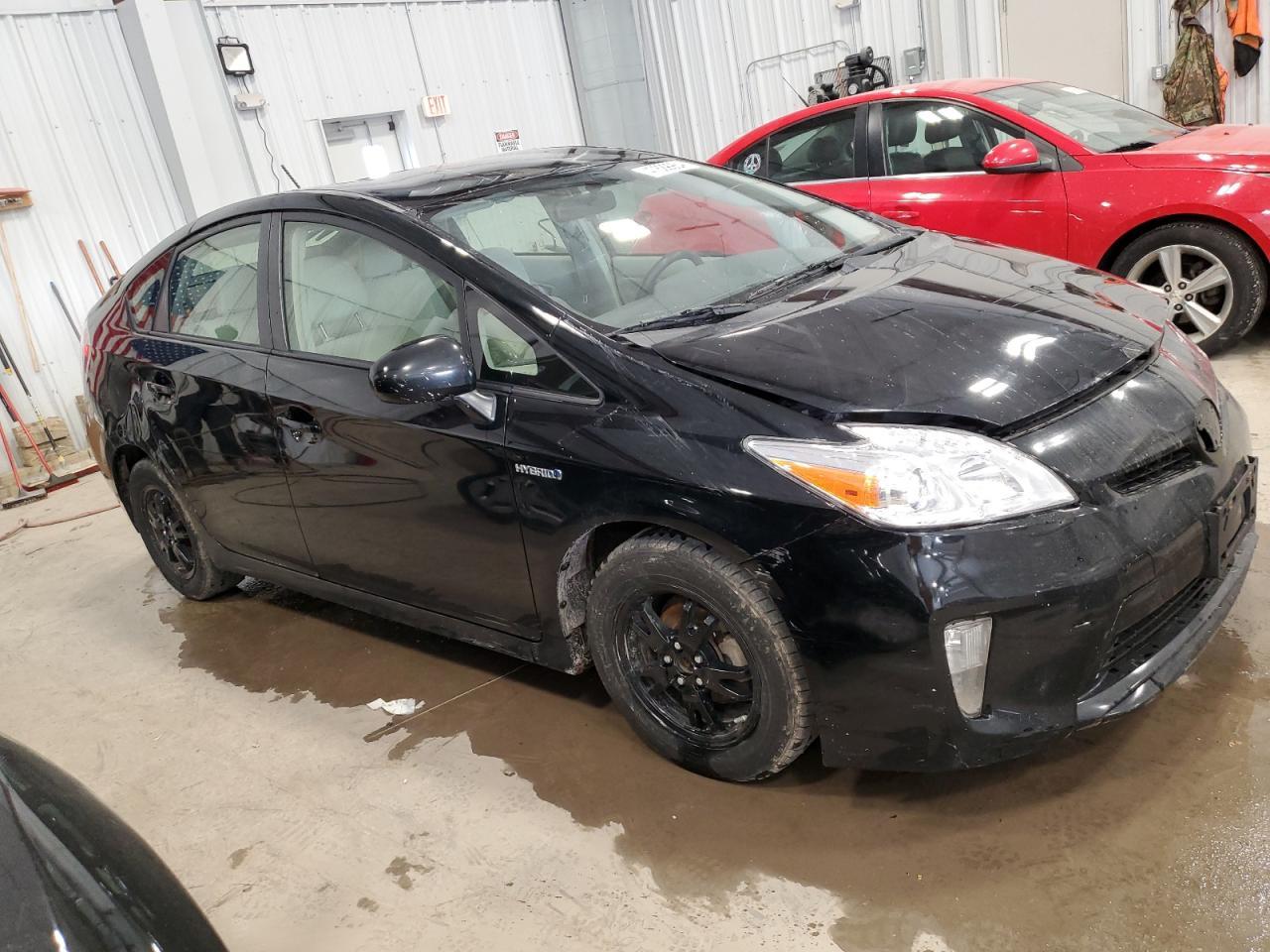 2015 TOYOTA PRIUS - Фото 4