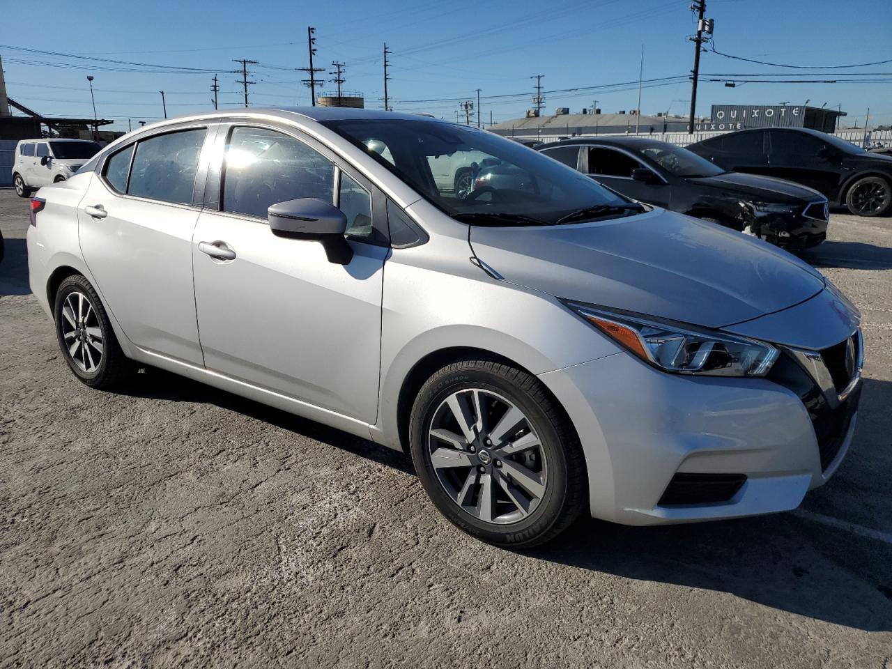 2021 NISSAN VERSA SV - Фото 4