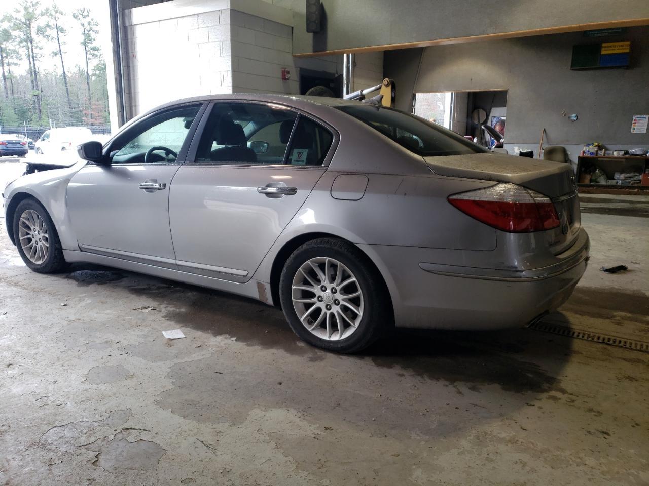 2011 HYUNDAI GENESIS 3. - Image 2