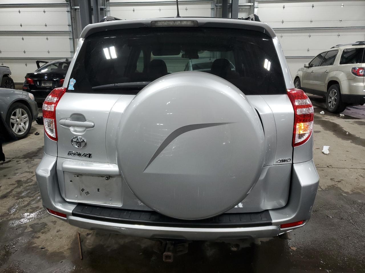 2011 TOYOTA RAV4 - Image 6