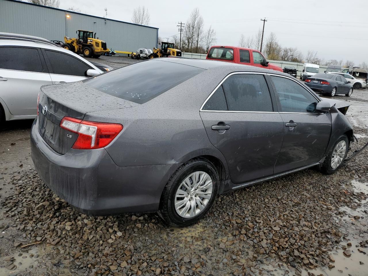 2014 TOYOTA CAMRY L - Фото 3