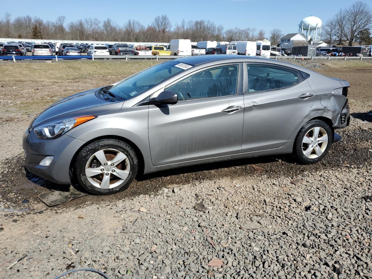 2013 HYUNDAI ELANTRA GL