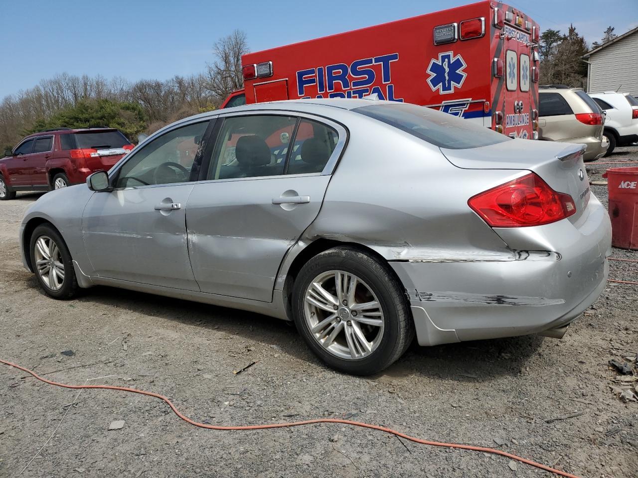 2012 INFINITI G37 - Image 2