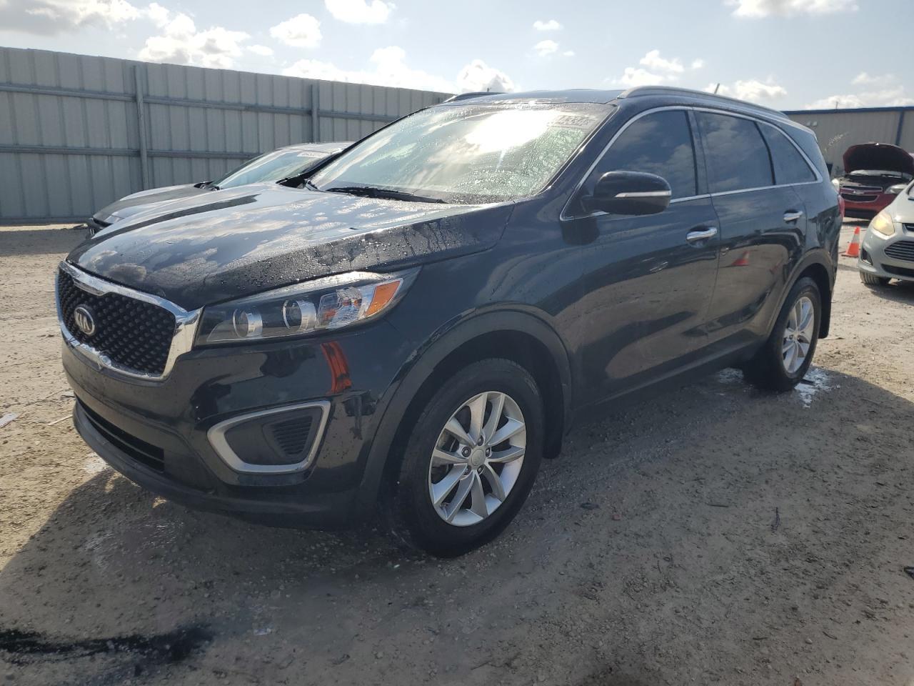 2017 KIA SORENTO LX