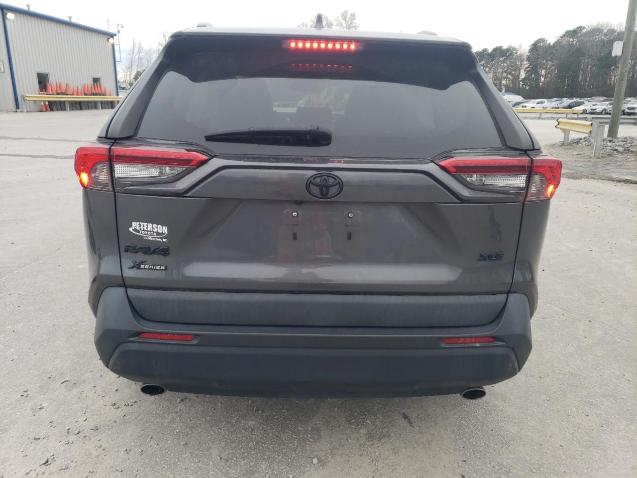 2020 TOYOTA RAV4 XLE - Image 6