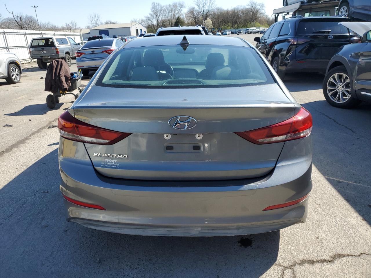 2018 HYUNDAI ELANTRA SE - Image 6