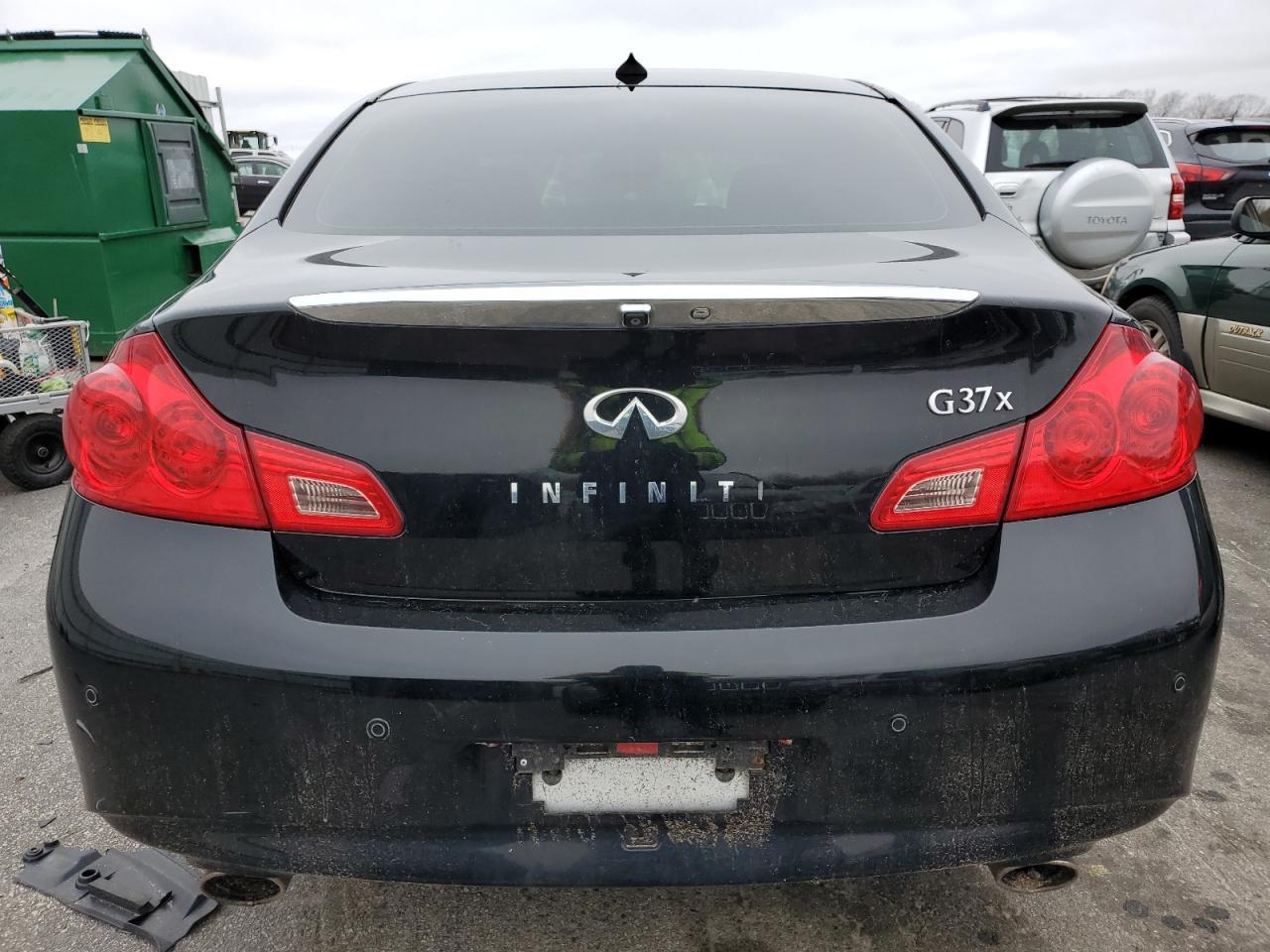 2012 INFINITI G37 - Image 6