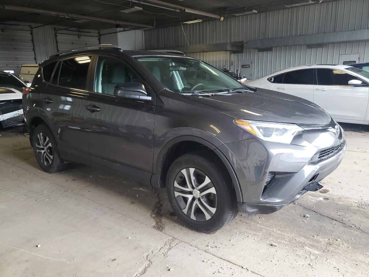 2017 TOYOTA RAV4 LE - Image 4