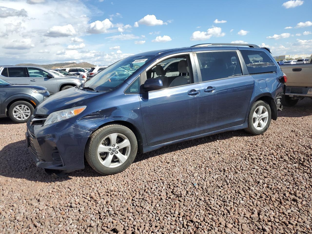2019 TOYOTA SIENNA LE