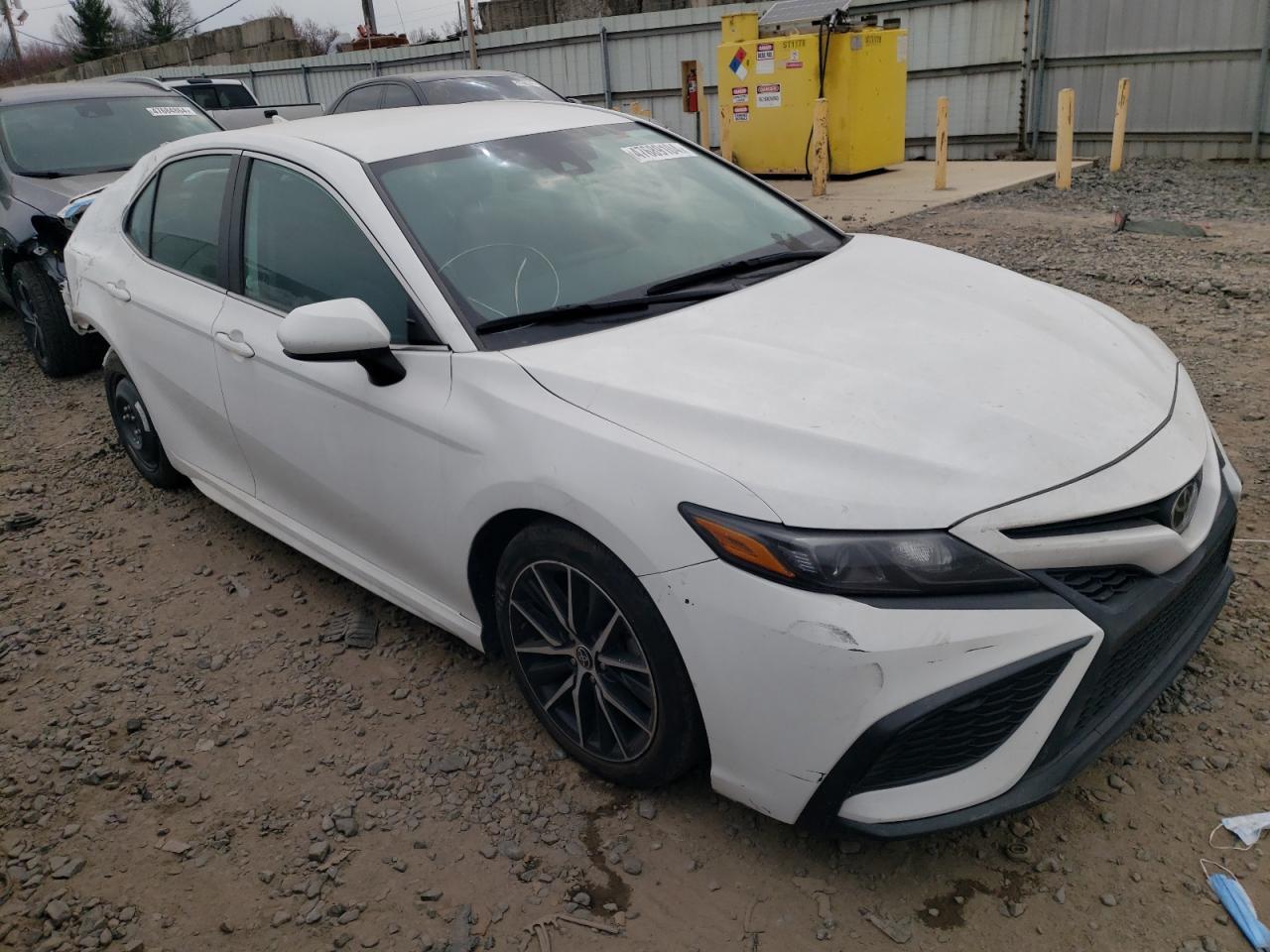 2021 TOYOTA CAMRY SE - Image 4