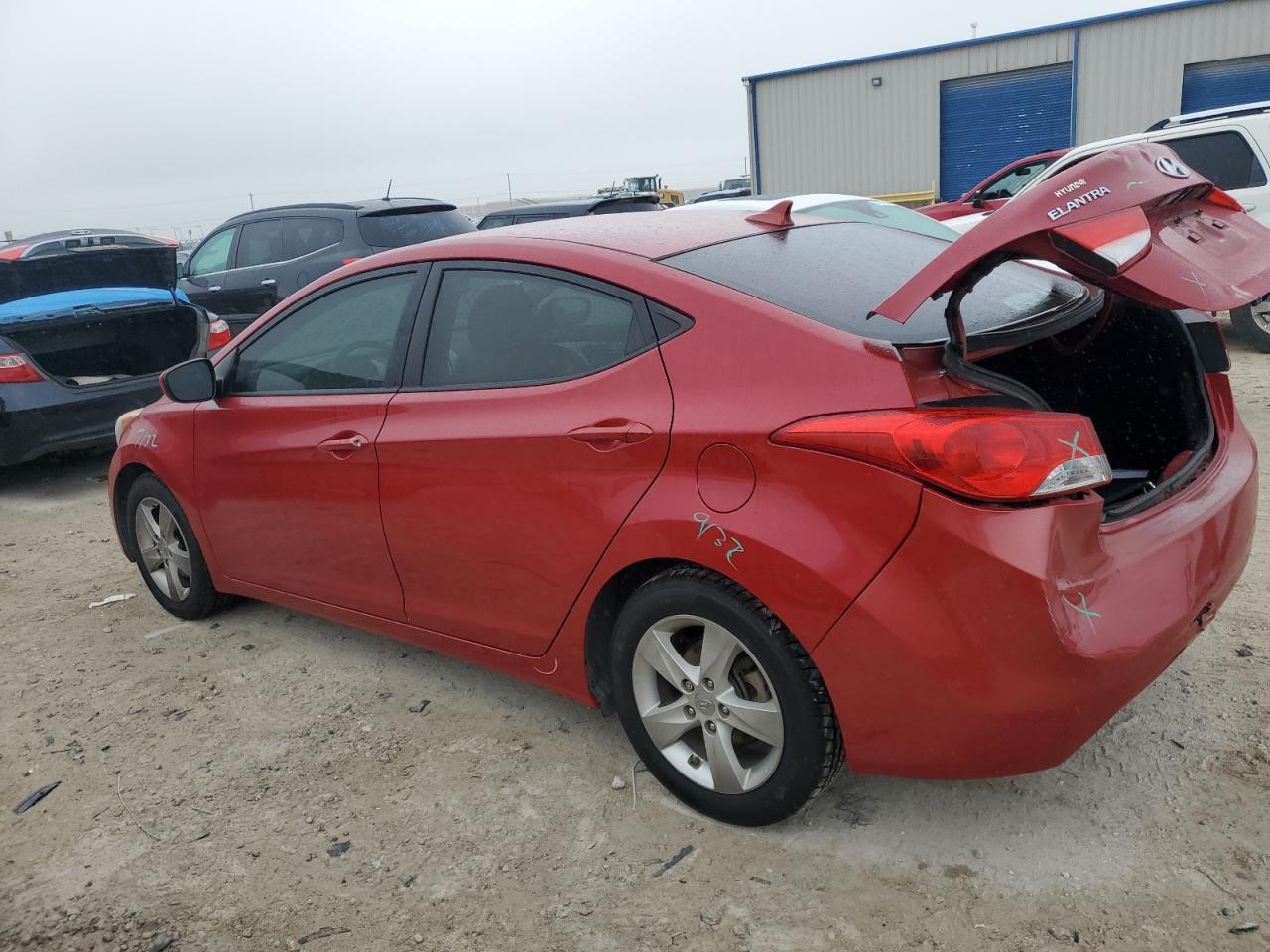 2013 HYUNDAI ELANTRA GL - Image 2
