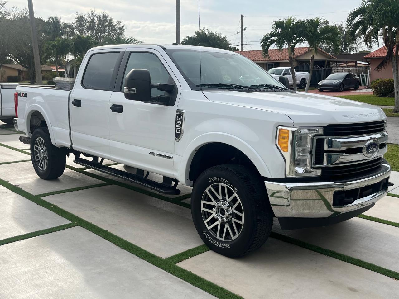 2019 FORD F250 SUPER car image