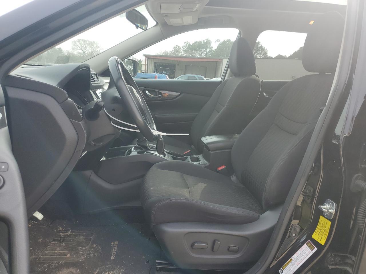 2017 NISSAN ROGUE SV - Image 7
