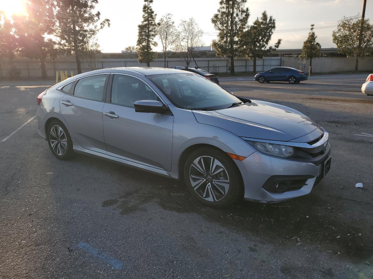 2016 HONDA CIVIC EXL - Image 4