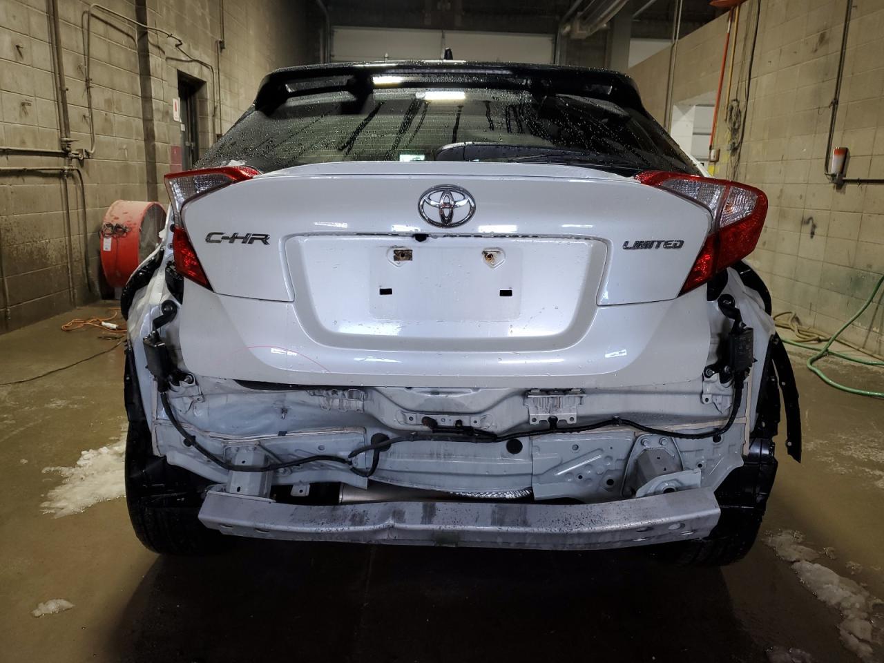 2019 TOYOTA C-HR XLE - Фото 6