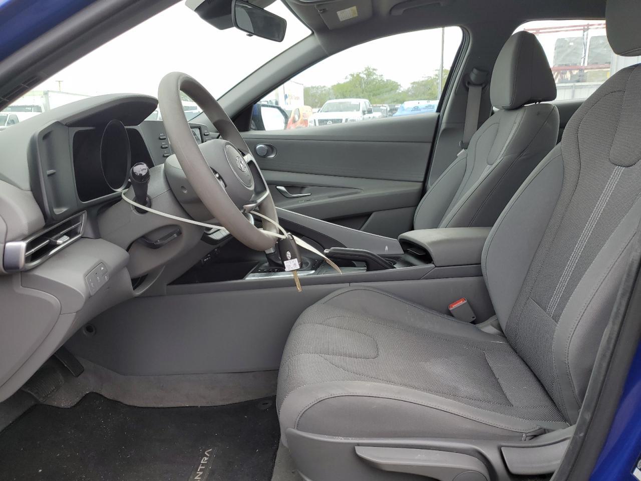 2023 HYUNDAI ELANTRA SE - Image 7