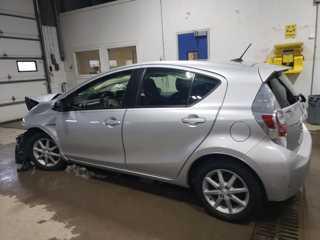2013 TOYOTA PRIUS C - Image 2