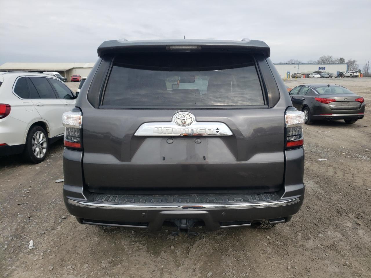 2017 TOYOTA 4RUNNER SR - Image 6