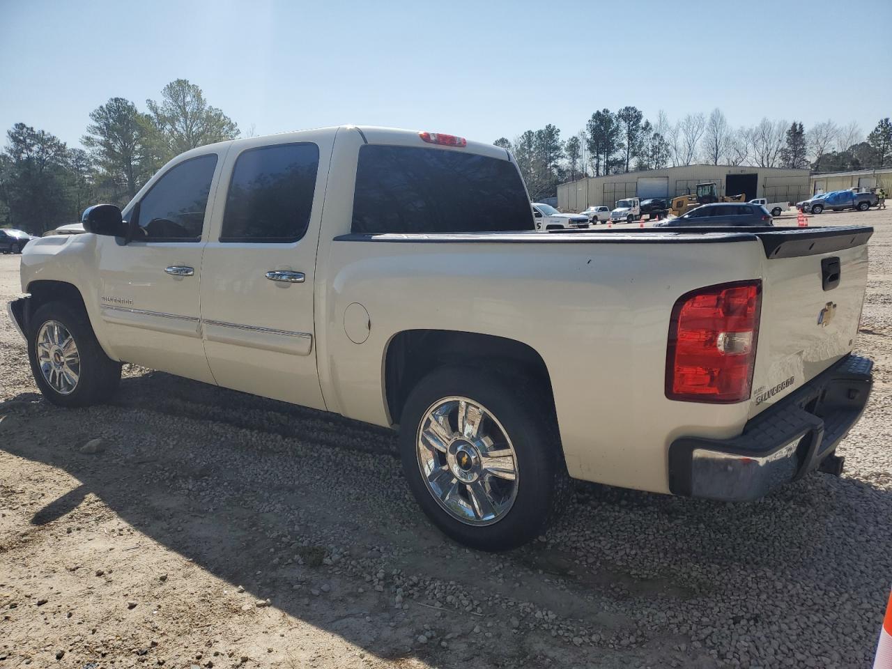 2013 CHEVROLET SILVERADO - Image 2