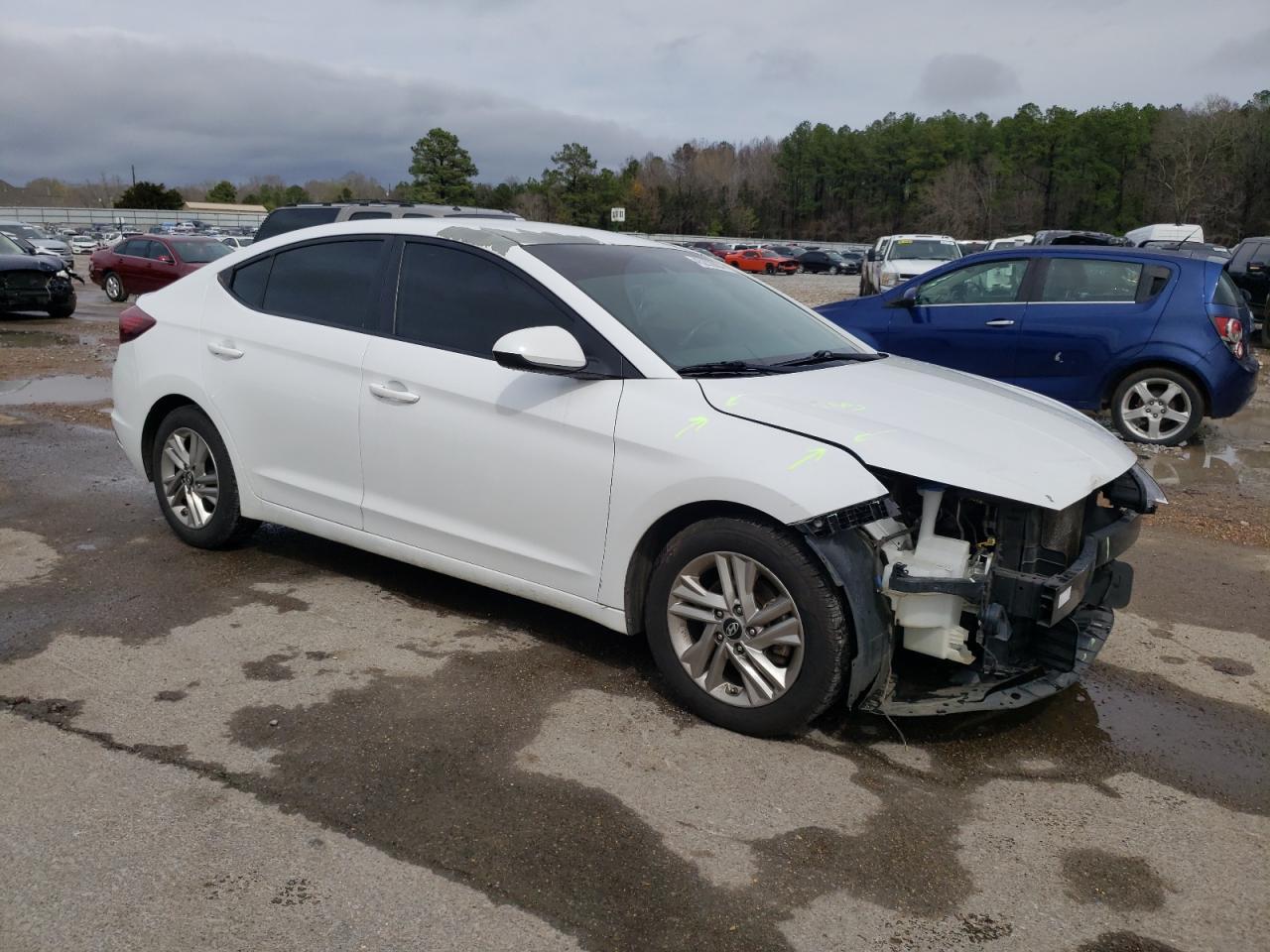2019 HYUNDAI ELANTRA SE - Фото 4