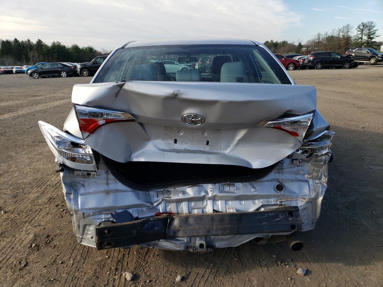 2015 TOYOTA COROLLA L - Image 6