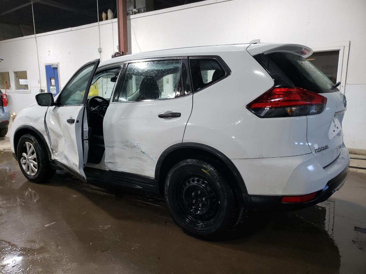 2017 NISSAN ROGUE S - Фото 2