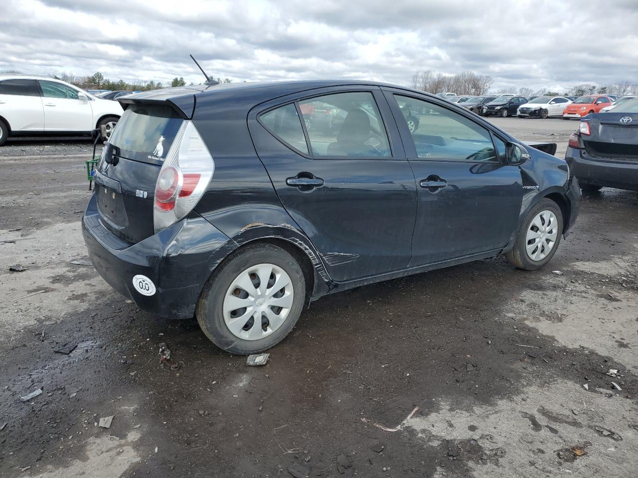 2013 TOYOTA PRIUS C - Фото 3