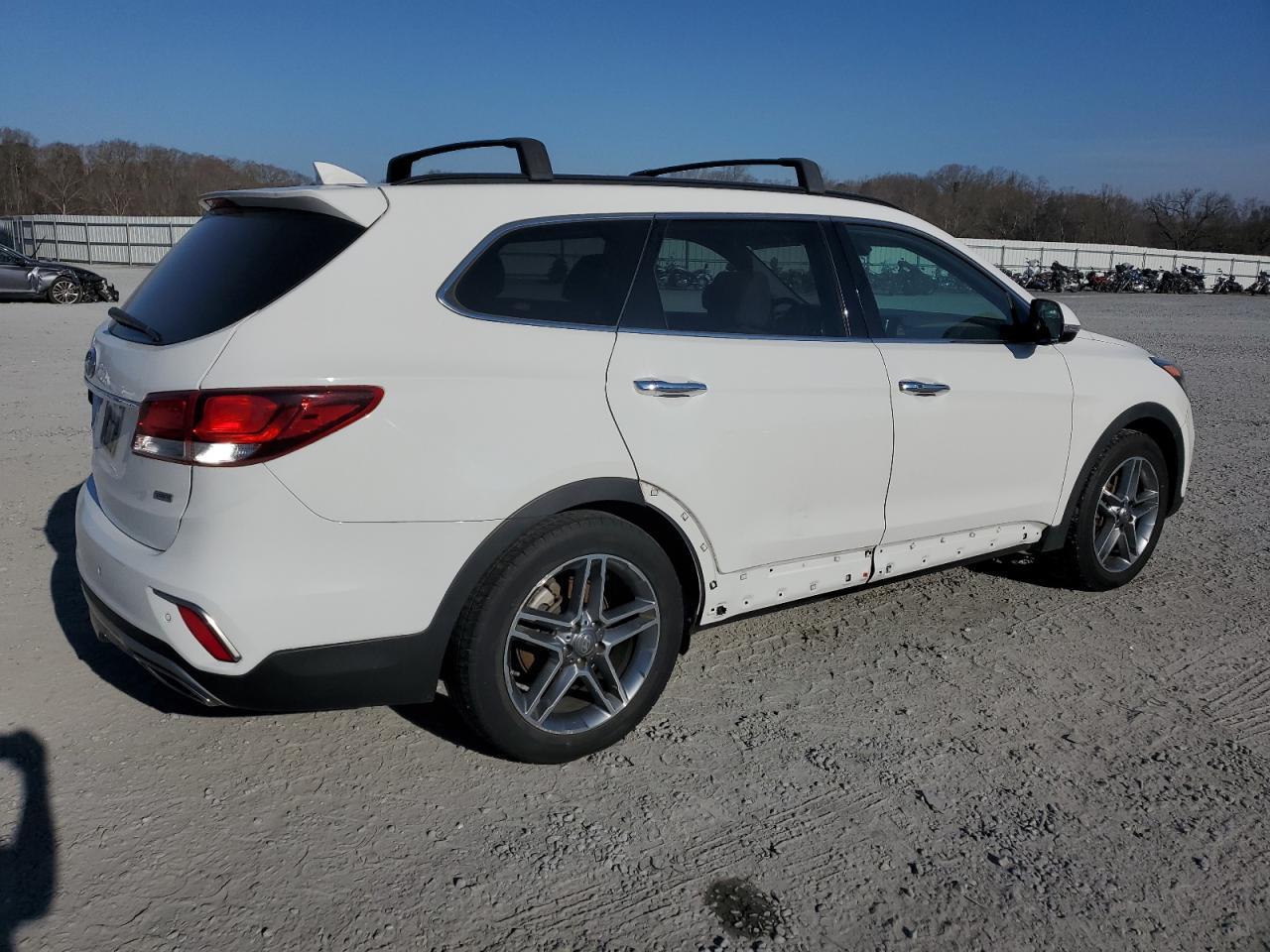 2017 HYUNDAI SANTA FE S - Image 3